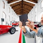 Ferrari keçmiş Apple dizayneri Coni Ayvı işə götürür